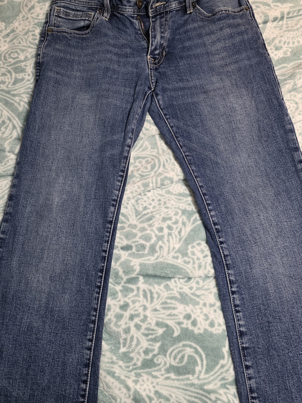 Men's Slim Straight Jeans in Medium Blue
